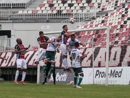 Atacante faz 4 em goleada do Joinville sobre Tubarão na Série D