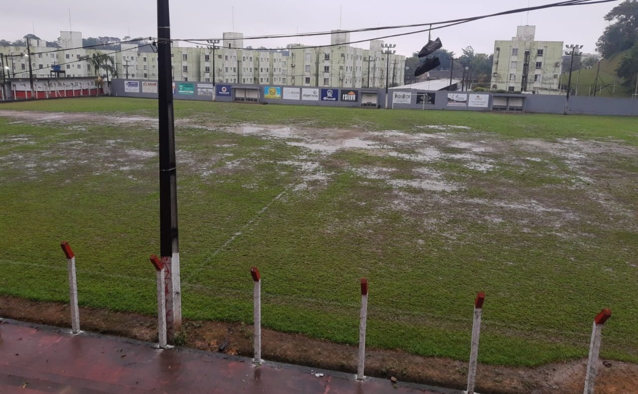 Chuva cancelou a partida de futebol. E agora?