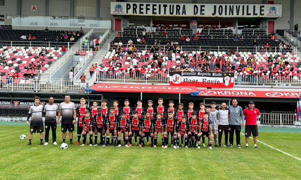 Equipe sub-13 do Corinthians é campeã da série ouro do Campeonato