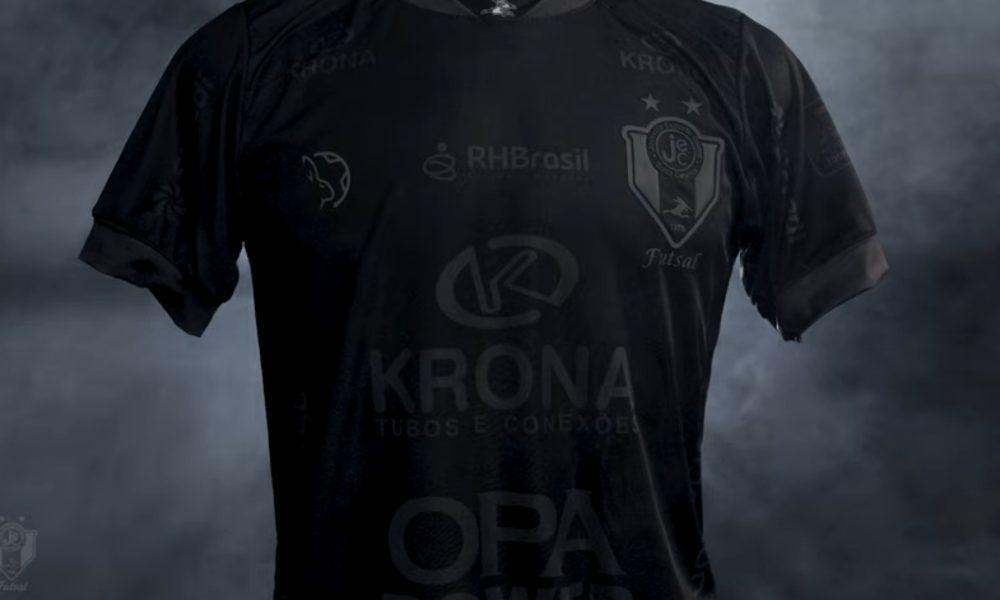 Novo manto: JEC/Krona apresenta terceira camisa para disputa da