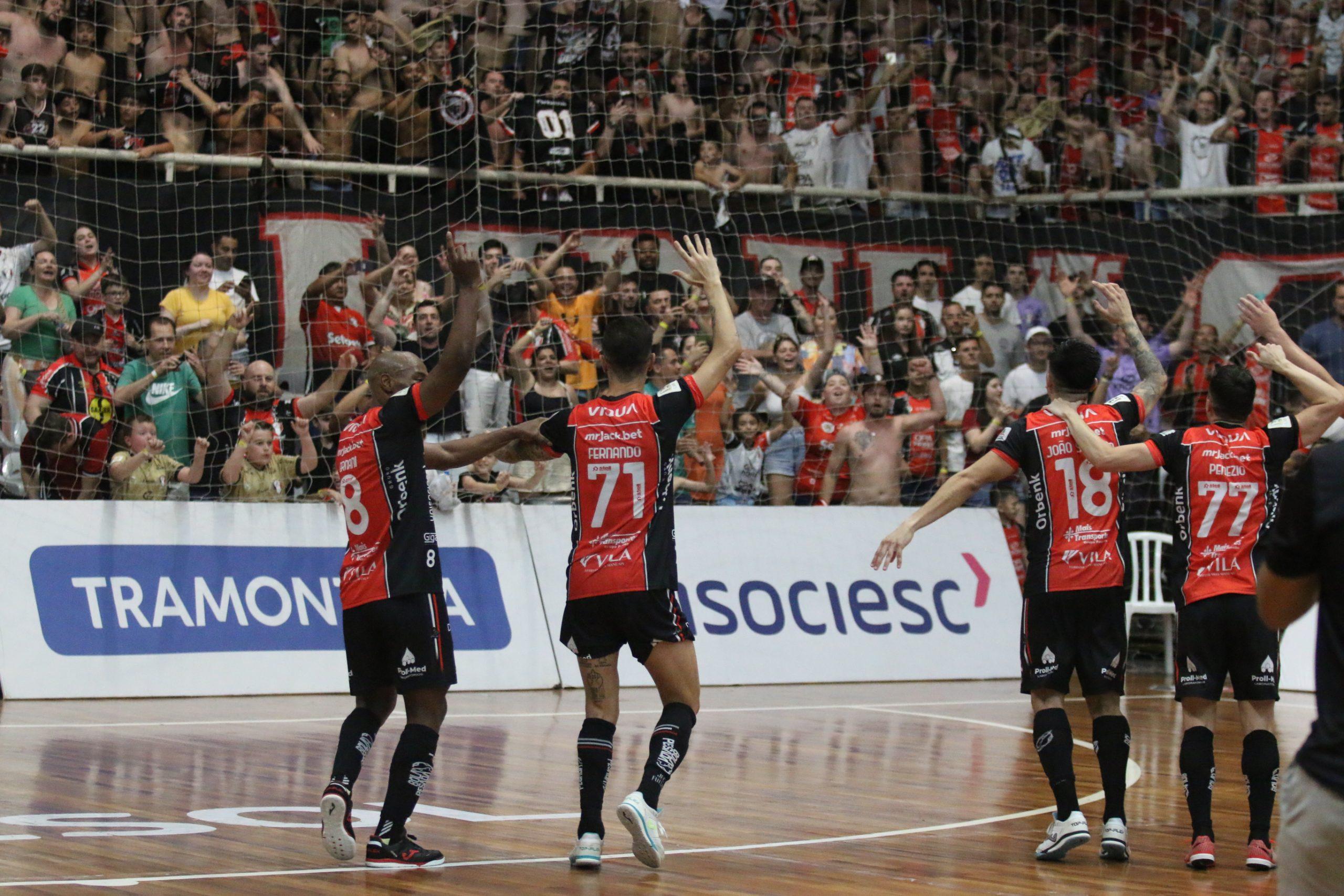 Joinville vence Carlos Barbosa e garante vaga na semifinal da LNF, futsal