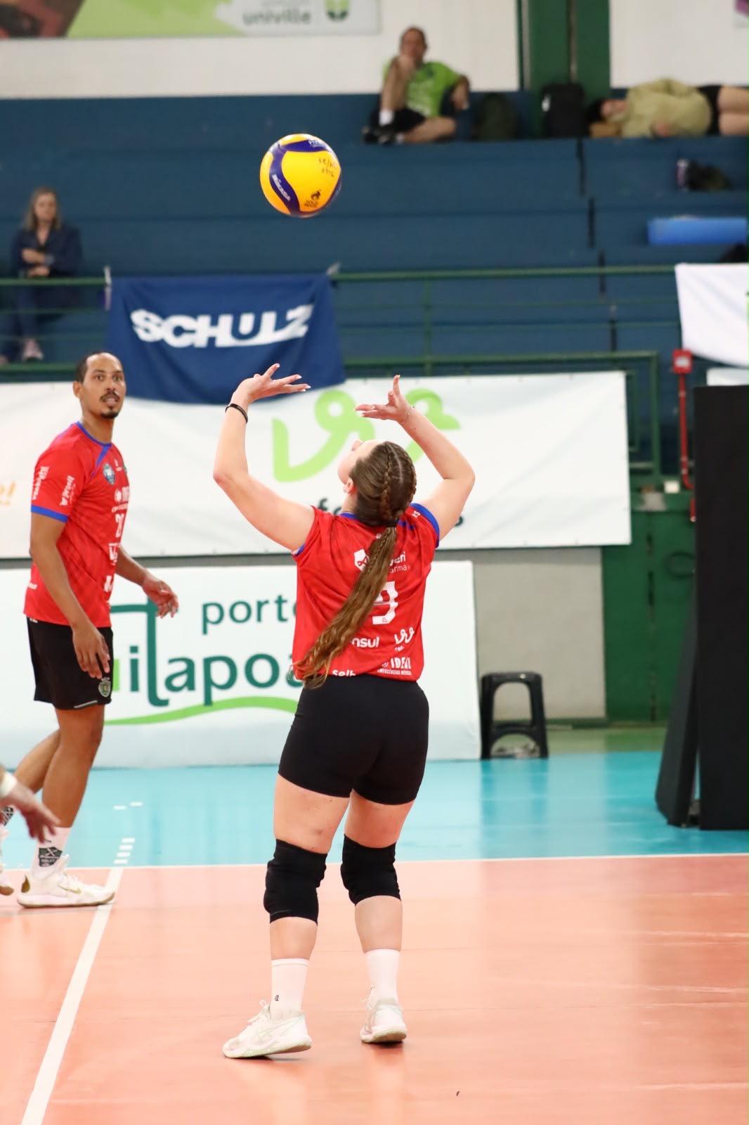 Lance de uma partida do Festival Amigos do Joinville Vôlei