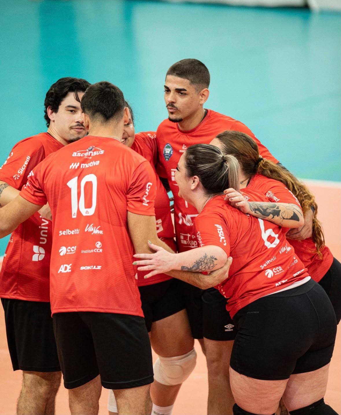 Equipe reunida durante o Festival Amigos do Joinville Vôlei