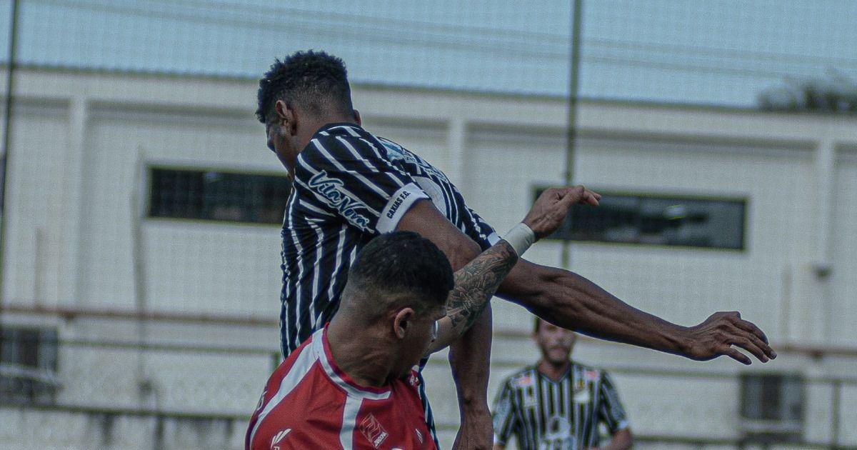 Jogadores de Caxias e América disputam a bola pela Primeirona Pró-Rim 2026