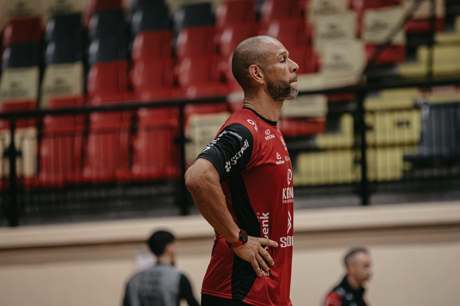 Ney Lopes acompanha a preparação dos goleiros do JEC Futsal