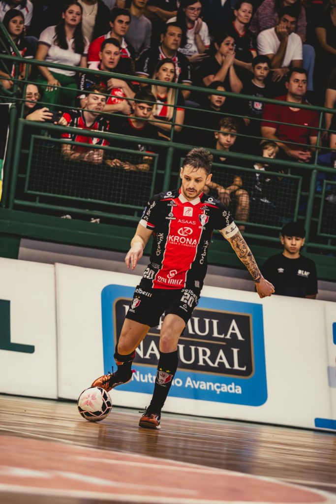 Xuxa em ação pelo JEC Futsal