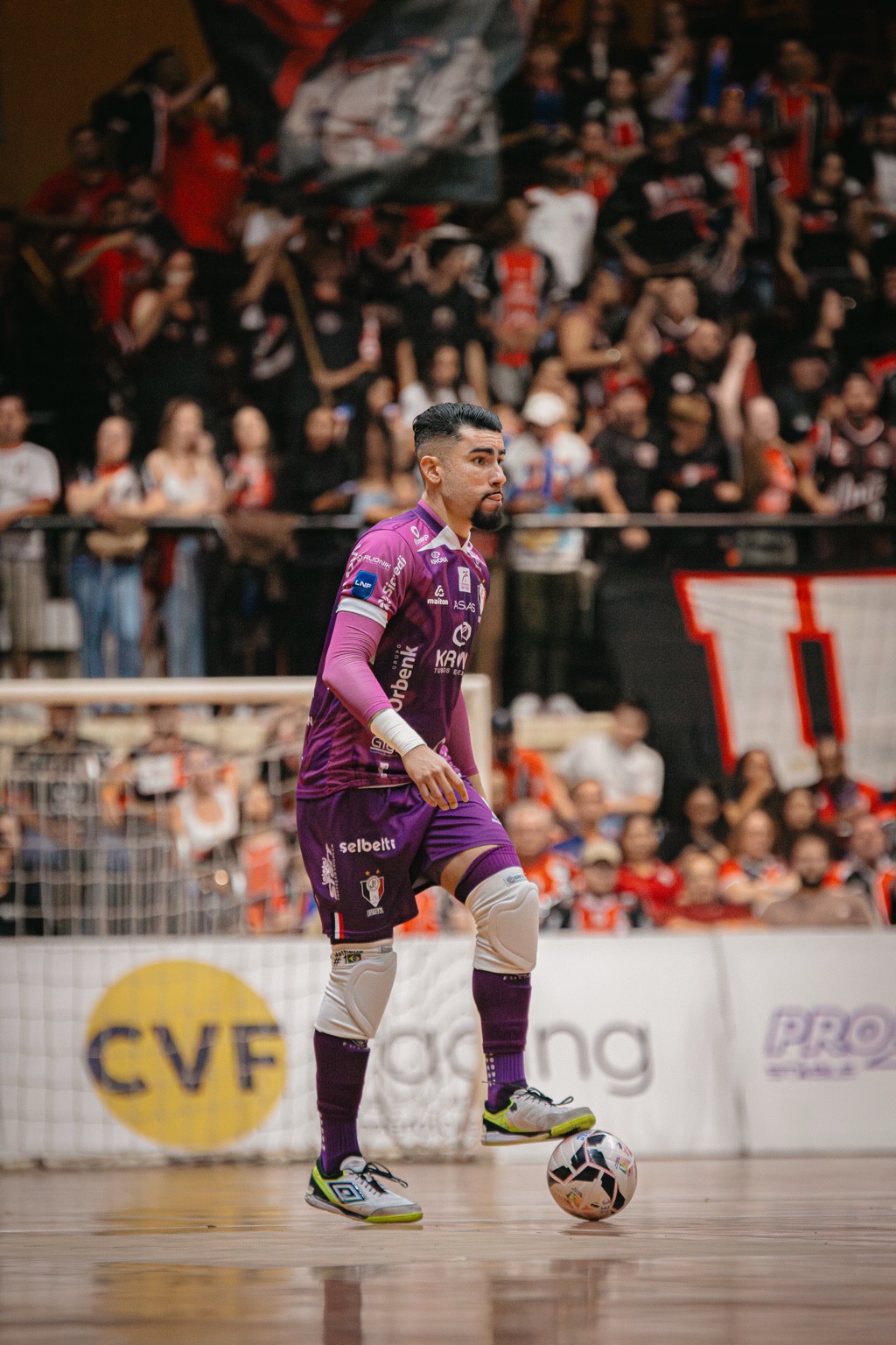 JEC Futsal e Jaraguá em quadra