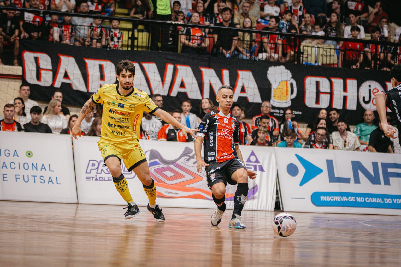 JEC Futsal e Jaraguá em quadra